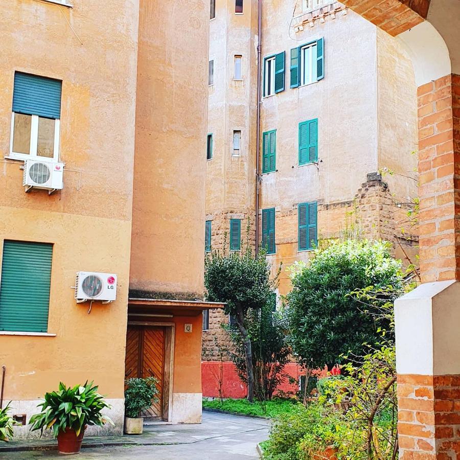 Cozy And Funny Apartment In Front Of Vatican Museums - Myflat In Рим Екстериор снимка