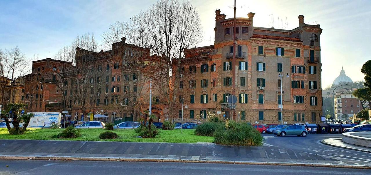 Cozy And Funny Apartment In Front Of Vatican Museums - Myflat In Рим Екстериор снимка