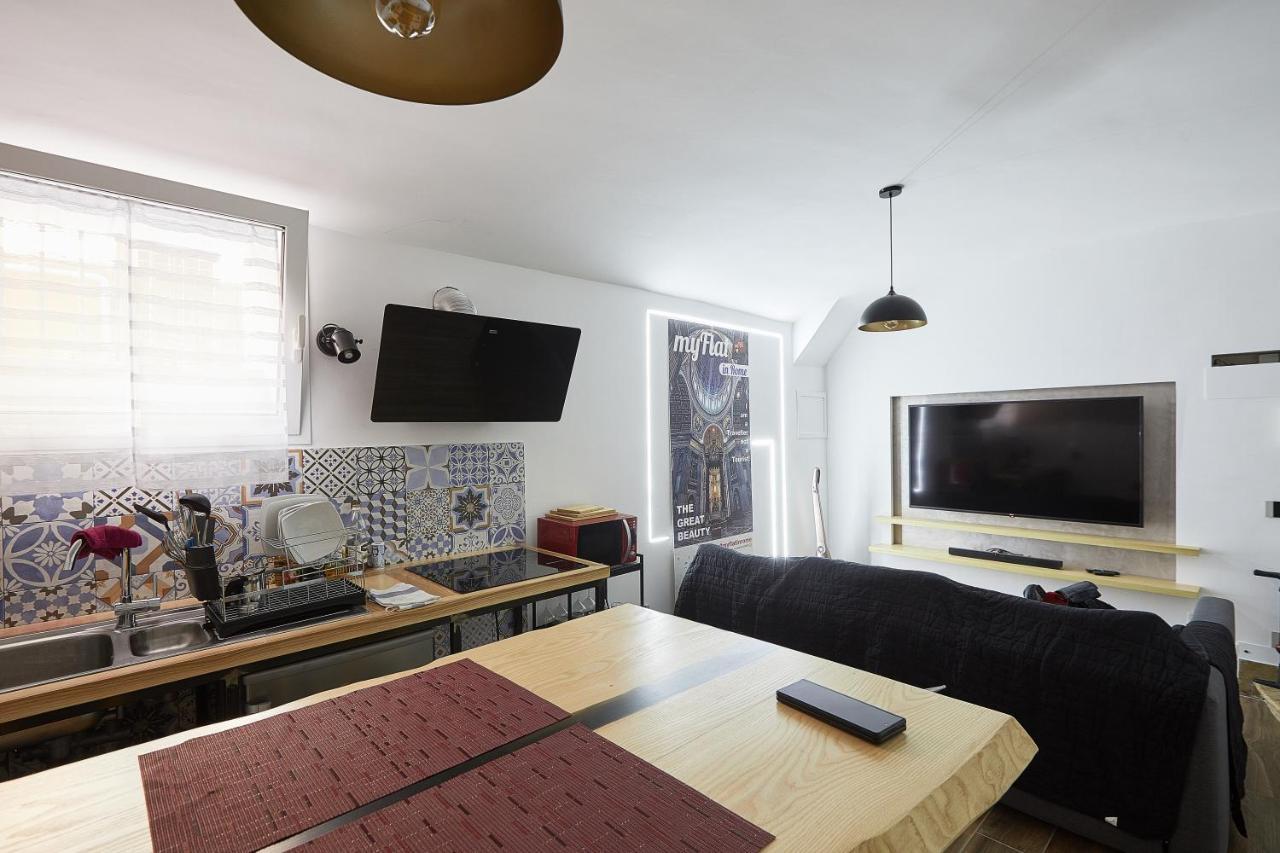Cozy And Funny Apartment In Front Of Vatican Museums - Myflat In Рим Екстериор снимка